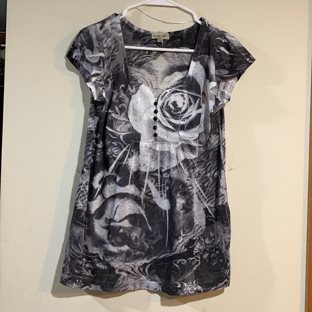Black rose top